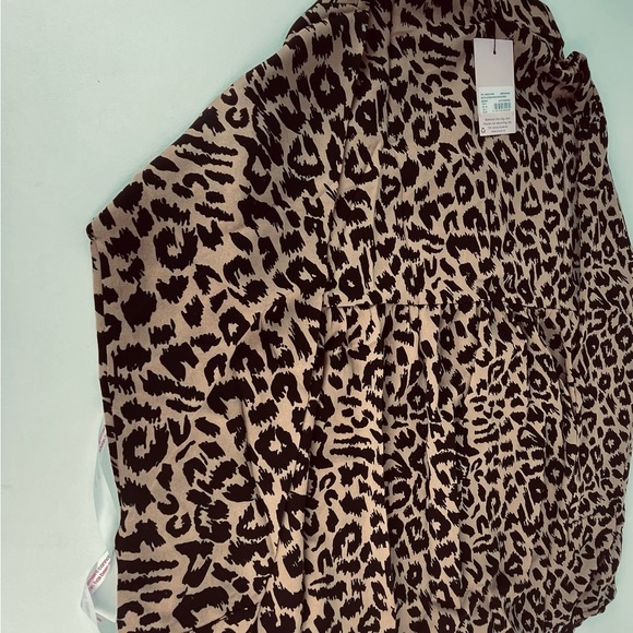 PETITE LEOPARD PRINT SMOCK DRESS
BROWN - Picture 6 of 8